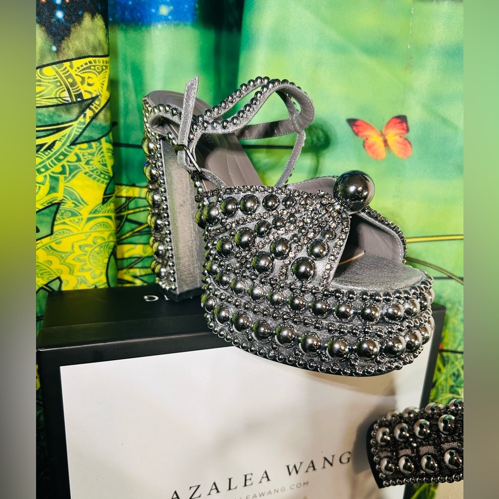 Azalea Wang Pewter Embellished Studded Women's Platforms New In Box - Picture 4 of 8